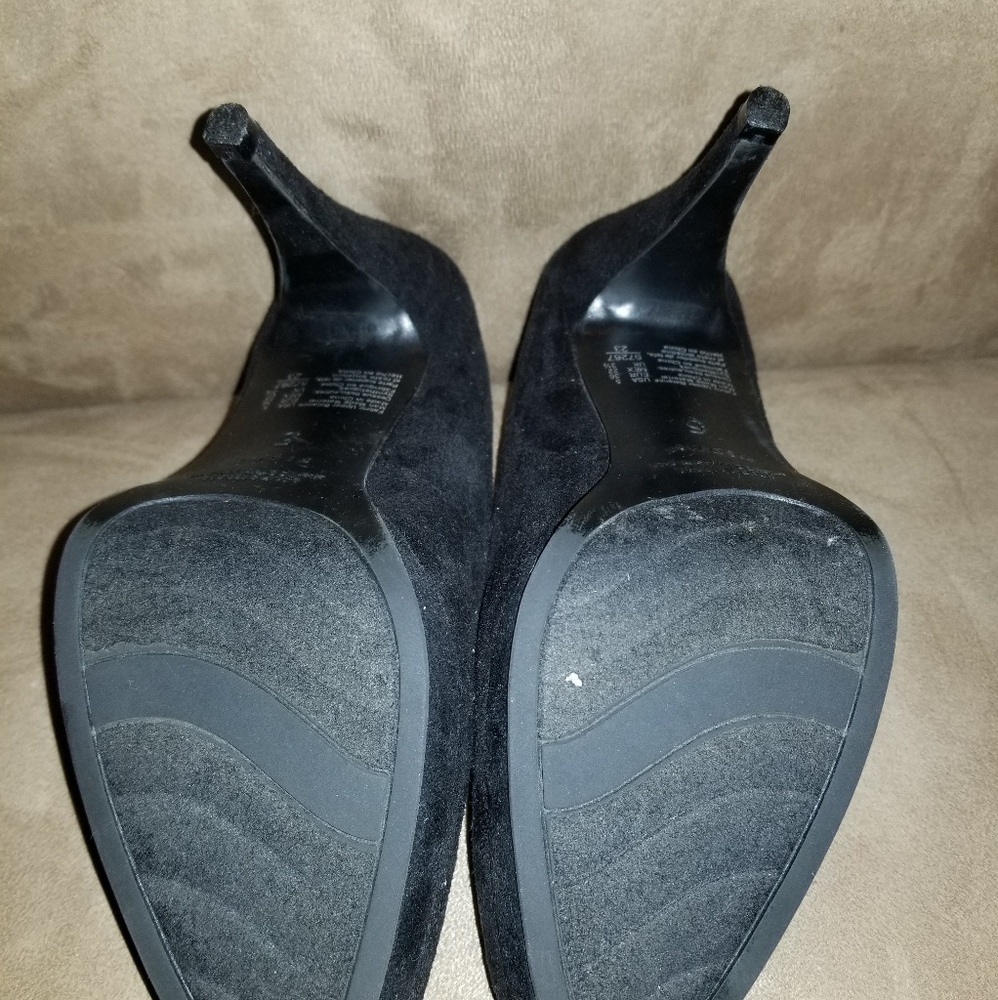 Shoes - Picture 4 of 4
